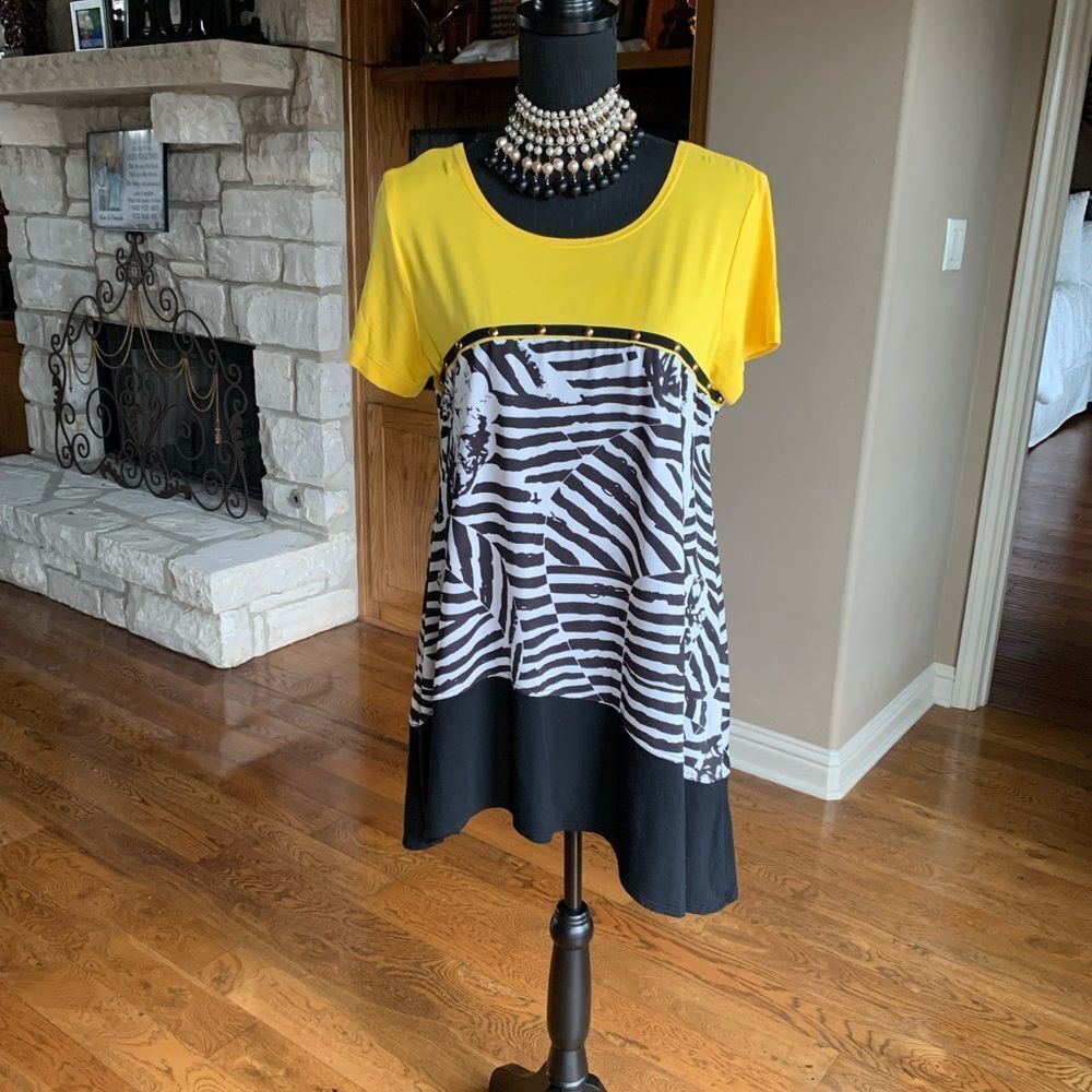 Isabella Tunic Top Geometric Animal‎ Print Apparel